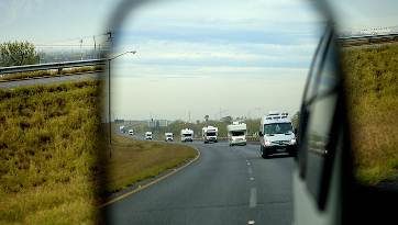 1-2-vue de la caravane sur la route.jpg